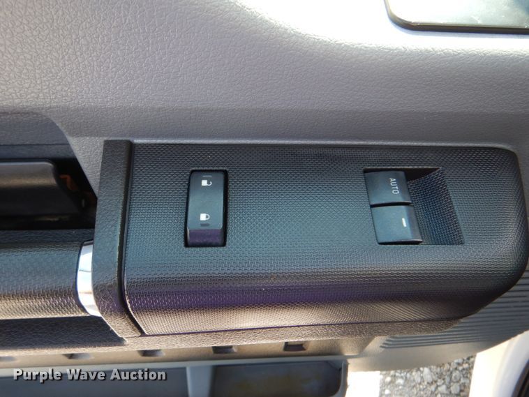 image for item JN9070 2011 Ford F550 Super Duty XL  bucket truck