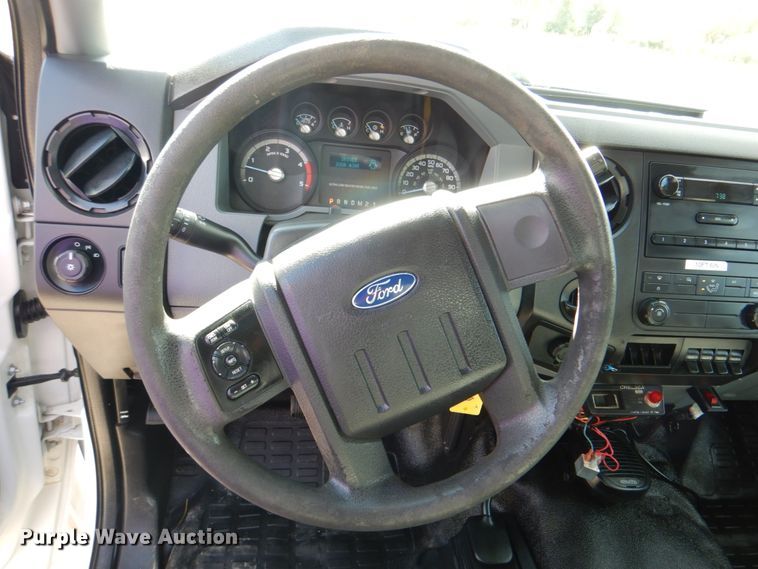 image for item JN9070 2011 Ford F550 Super Duty XL  bucket truck