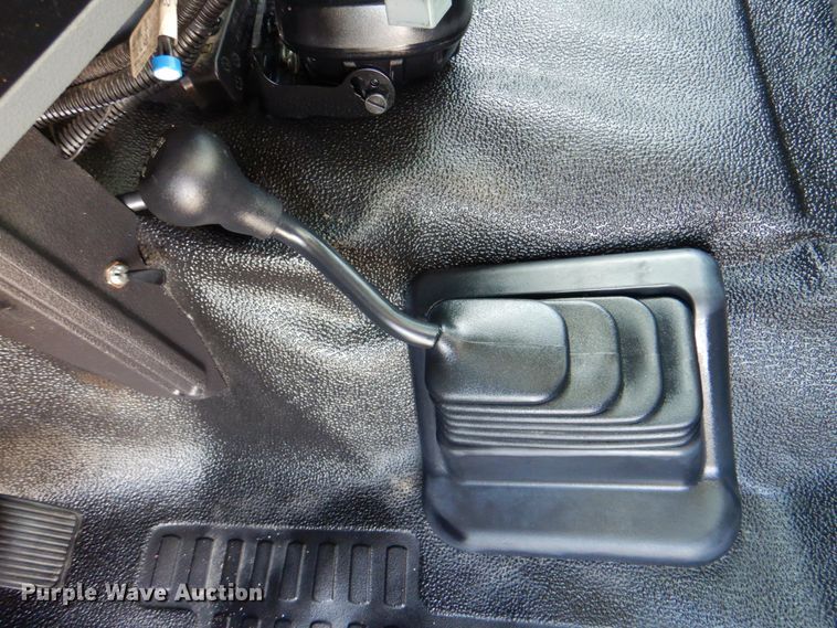 image for item JN9070 2011 Ford F550 Super Duty XL  bucket truck