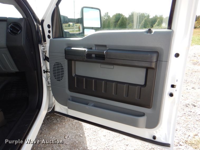 image for item JN9070 2011 Ford F550 Super Duty XL  bucket truck