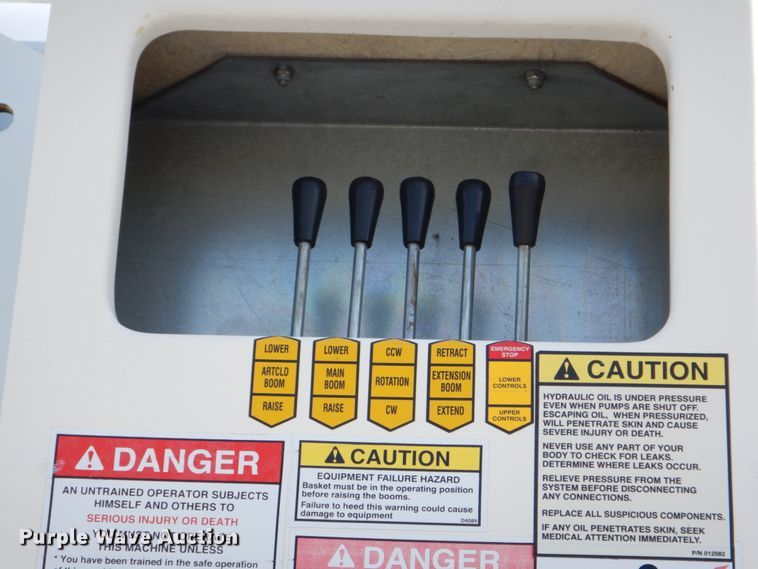 image for item JN9070 2011 Ford F550 Super Duty XL  bucket truck