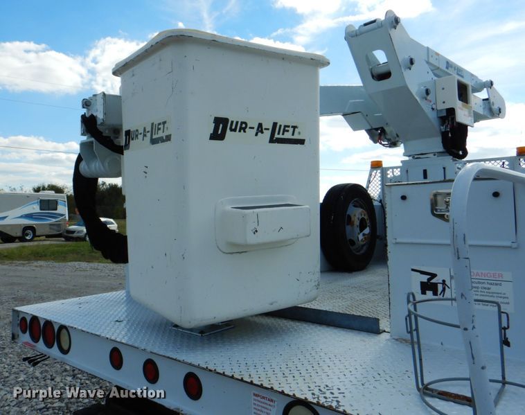 image for item JN9070 2011 Ford F550 Super Duty XL  bucket truck