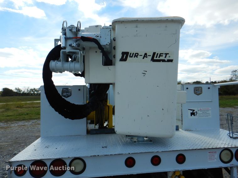 image for item JN9070 2011 Ford F550 Super Duty XL  bucket truck