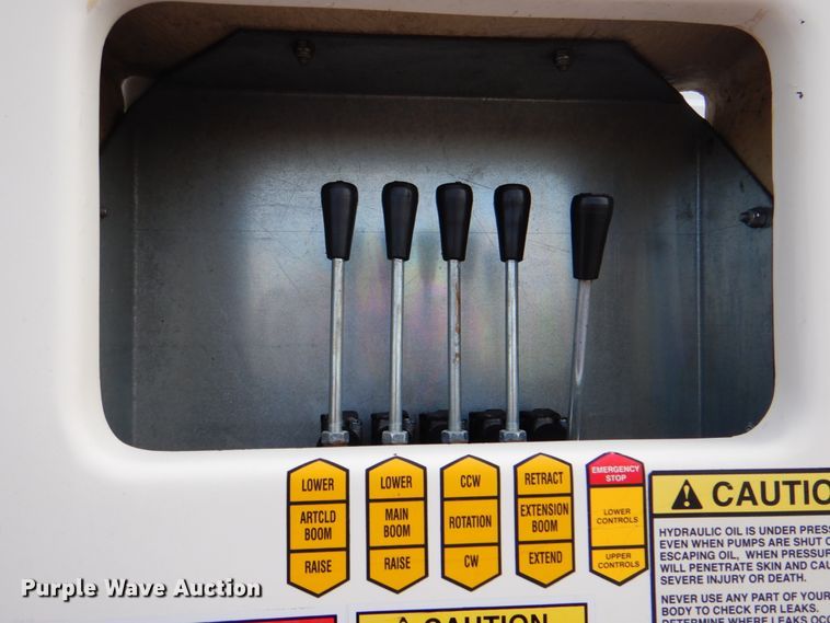 image for item JN9070 2011 Ford F550 Super Duty XL  bucket truck