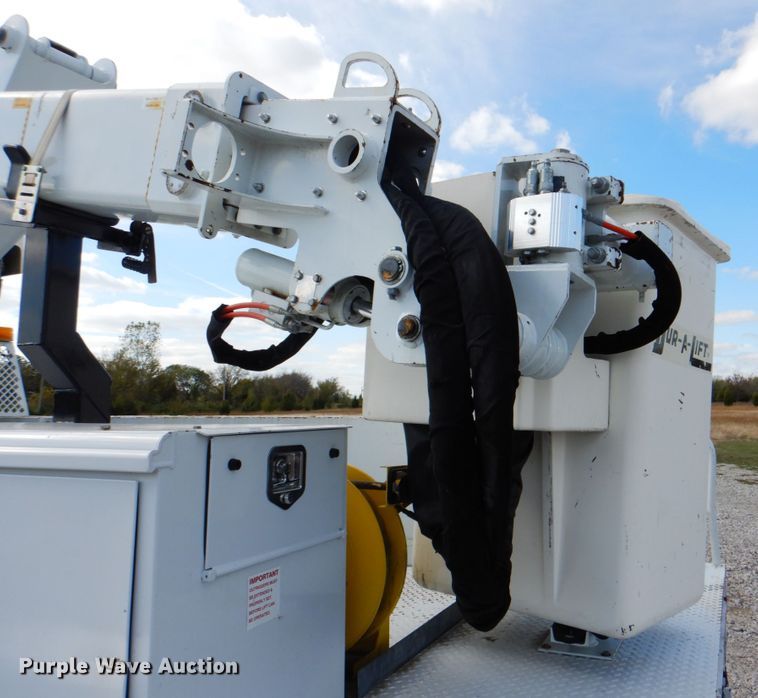 image for item JN9070 2011 Ford F550 Super Duty XL  bucket truck