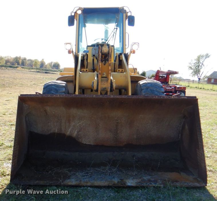 image for item JN9083 2001 John Deere 624H  wheel loader