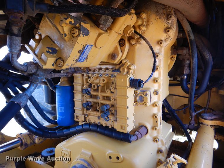 image for item JN9083 2001 John Deere 624H  wheel loader