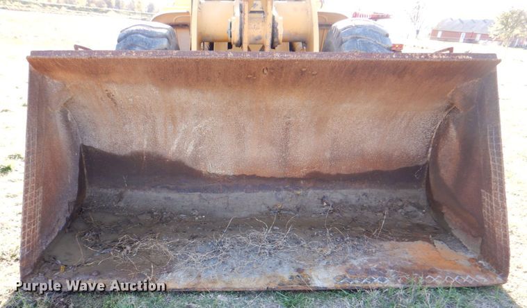 image for item JN9083 2001 John Deere 624H  wheel loader