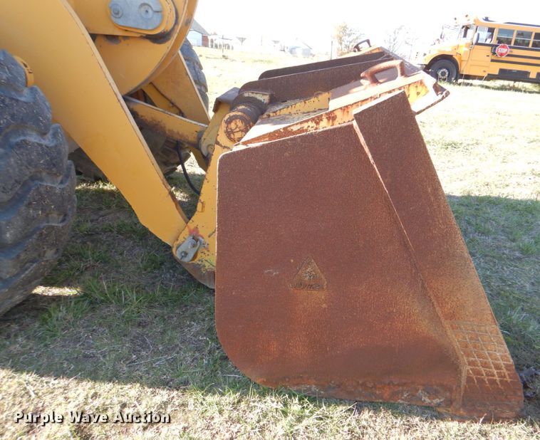 image for item JN9083 2001 John Deere 624H  wheel loader