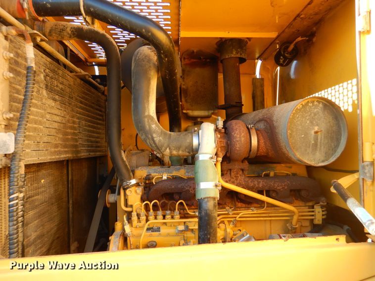 image for item JN9083 2001 John Deere 624H  wheel loader