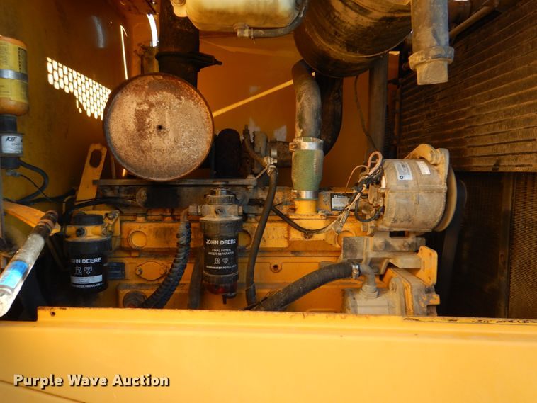 image for item JN9083 2001 John Deere 624H  wheel loader