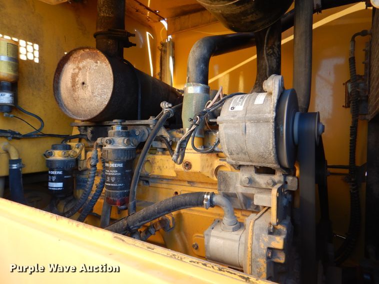 image for item JN9083 2001 John Deere 624H  wheel loader