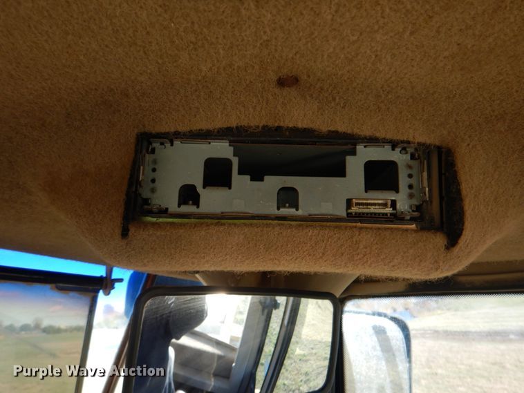 image for item JN9083 2001 John Deere 624H  wheel loader