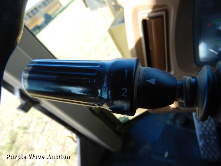 image for item JN9083 2001 John Deere 624H  wheel loader