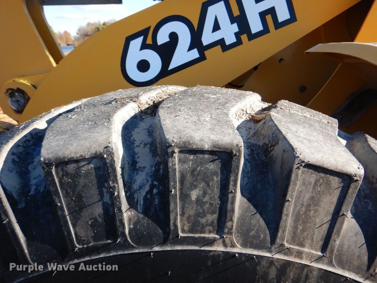 image for item JN9083 2001 John Deere 624H  wheel loader