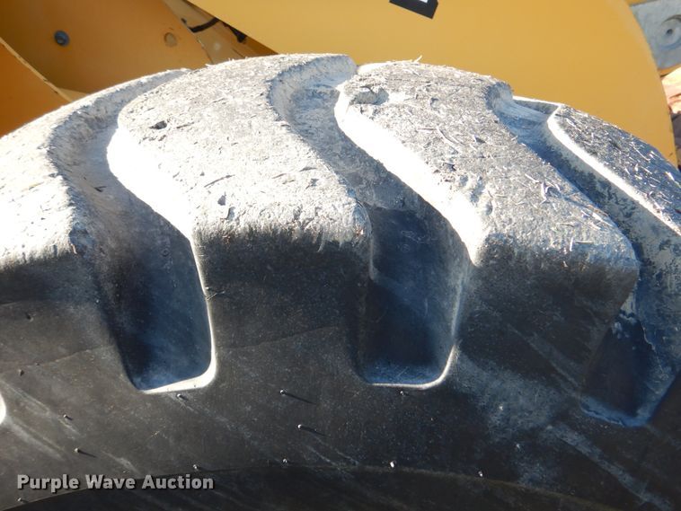 image for item JN9083 2001 John Deere 624H  wheel loader