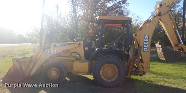 image for item JZ9791 1999 John Deere 310SE  backhoe