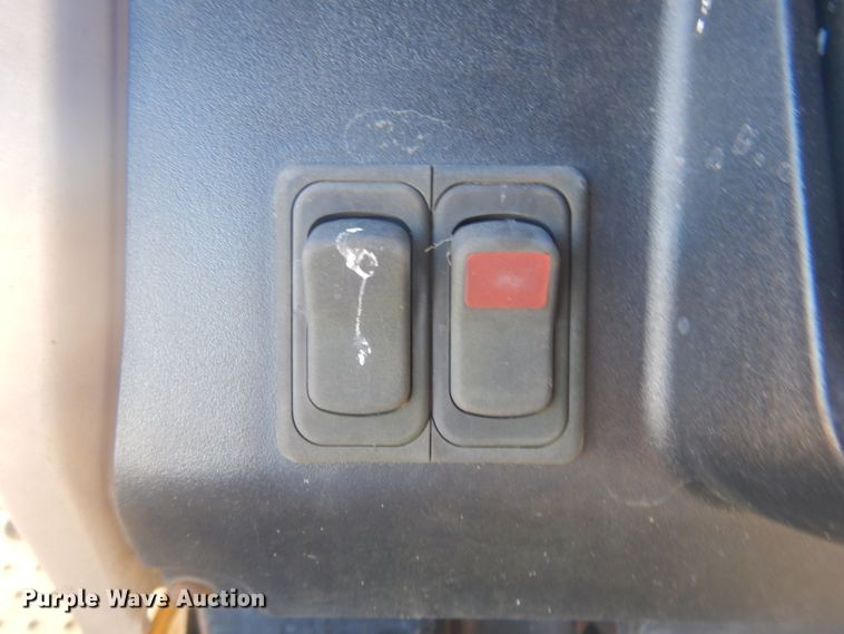 image for item JZ9791 1999 John Deere 310SE  backhoe