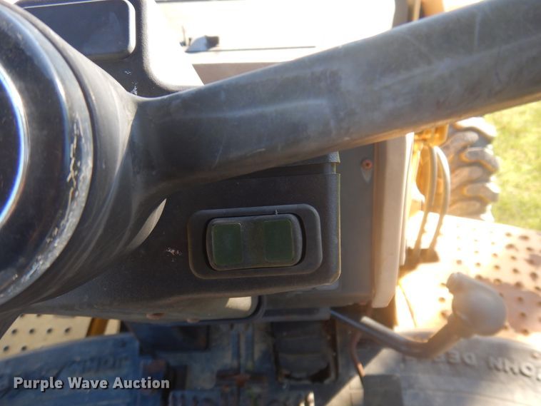 image for item JZ9791 1999 John Deere 310SE  backhoe