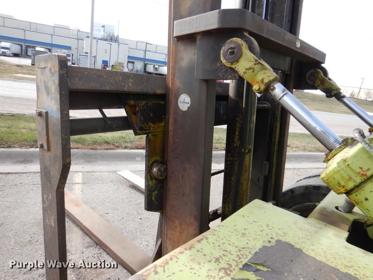 image for item KH9150 Clark C500  forklift