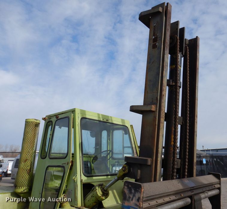 image for item KH9150 Clark C500  forklift