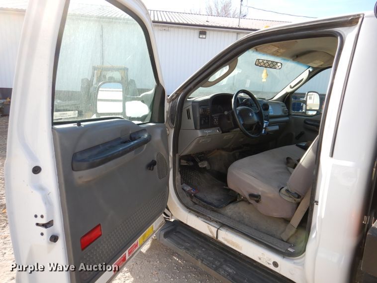 image for item KH9152 2007 Ford F450 Super Duty  flatbed truck