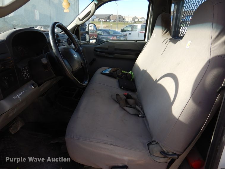 image for item KH9152 2007 Ford F450 Super Duty  flatbed truck