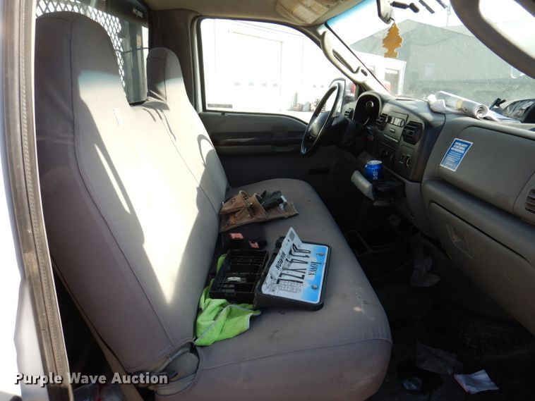 image for item KH9152 2007 Ford F450 Super Duty  flatbed truck