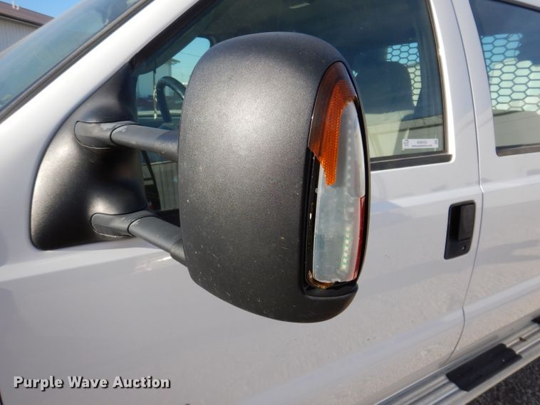 image for item KH9153 2003 Ford F550 Super Duty  Crew Cab flatbed truck