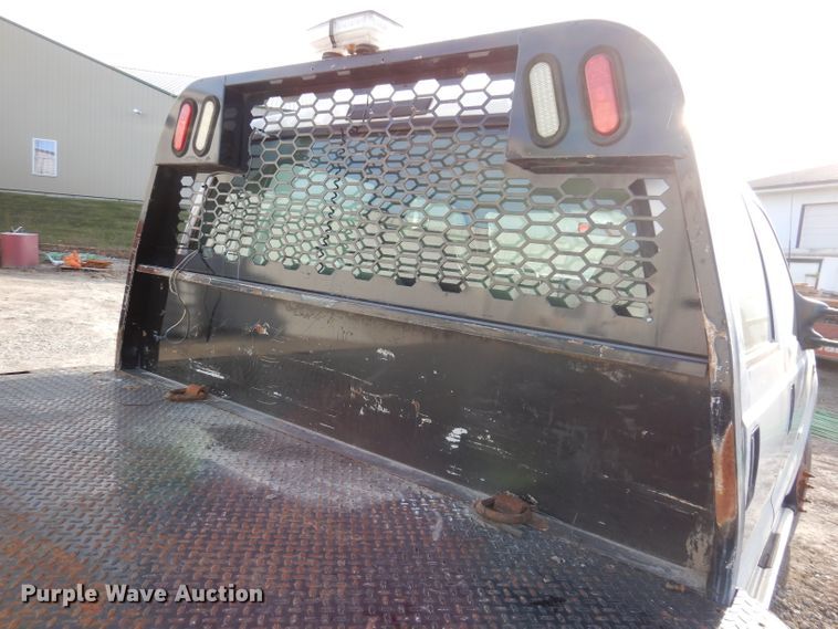 image for item KH9153 2003 Ford F550 Super Duty  Crew Cab flatbed truck