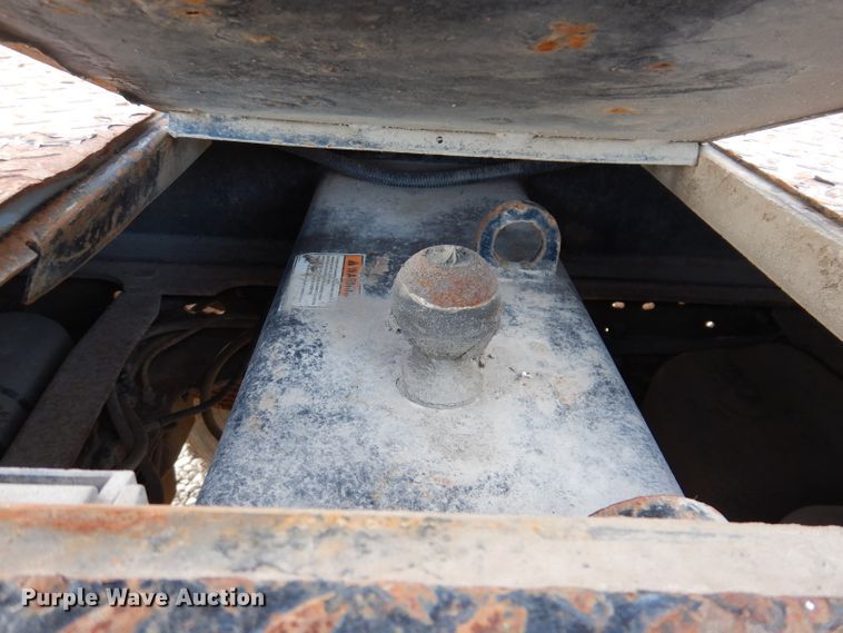 image for item KH9153 2003 Ford F550 Super Duty  Crew Cab flatbed truck