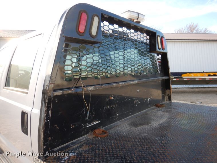 image for item KH9153 2003 Ford F550 Super Duty  Crew Cab flatbed truck