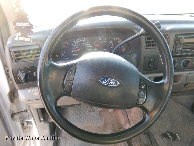 image for item KH9153 2003 Ford F550 Super Duty  Crew Cab flatbed truck