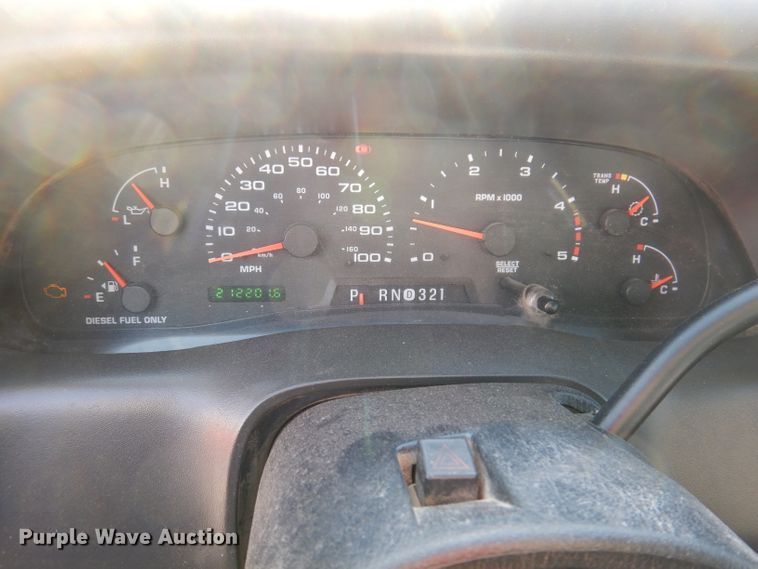 image for item KH9153 2003 Ford F550 Super Duty  Crew Cab flatbed truck