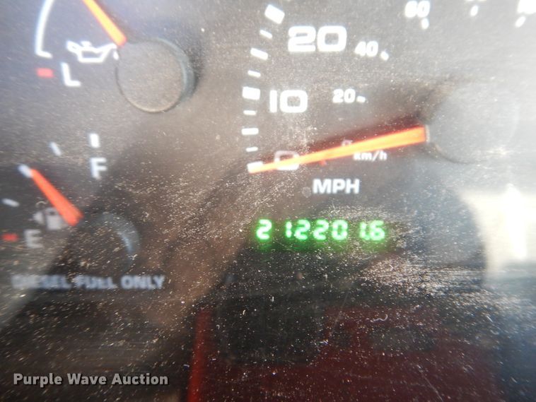 image for item KH9153 2003 Ford F550 Super Duty  Crew Cab flatbed truck