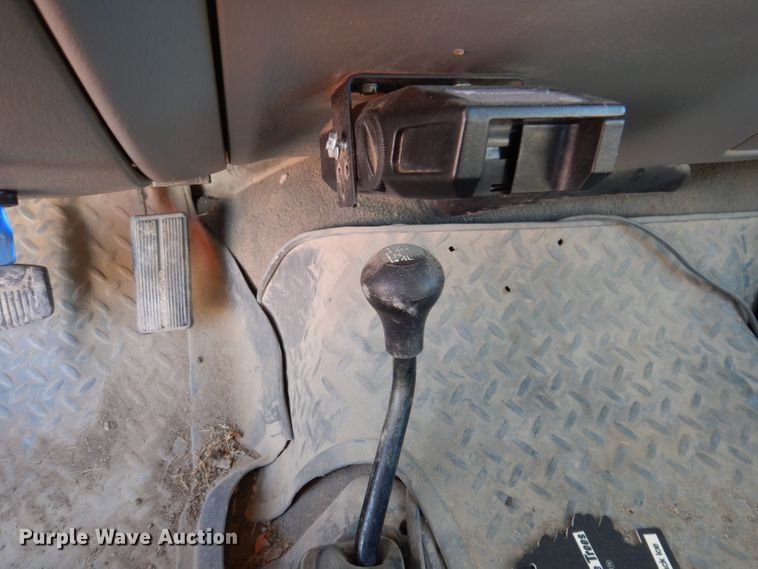 image for item KH9153 2003 Ford F550 Super Duty  Crew Cab flatbed truck