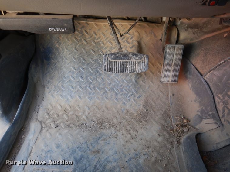 image for item KH9153 2003 Ford F550 Super Duty  Crew Cab flatbed truck