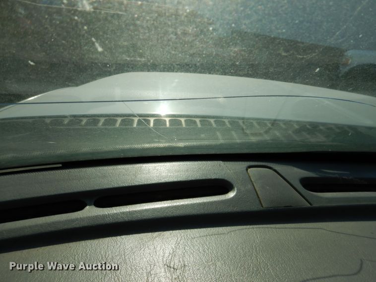 image for item KH9153 2003 Ford F550 Super Duty  Crew Cab flatbed truck