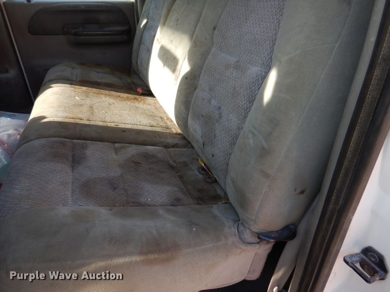 image for item KH9153 2003 Ford F550 Super Duty  Crew Cab flatbed truck