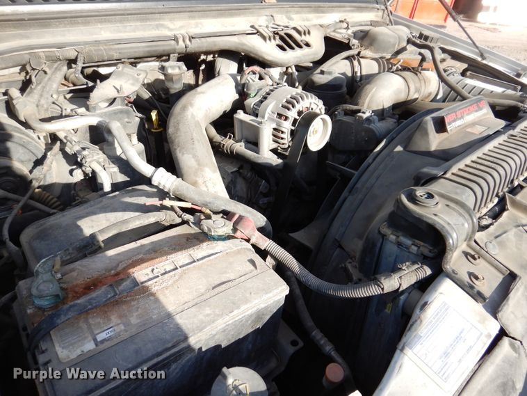 image for item KH9153 2003 Ford F550 Super Duty  Crew Cab flatbed truck