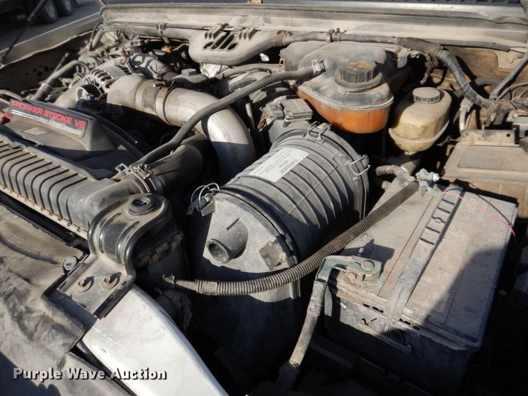 image for item KH9153 2003 Ford F550 Super Duty  Crew Cab flatbed truck