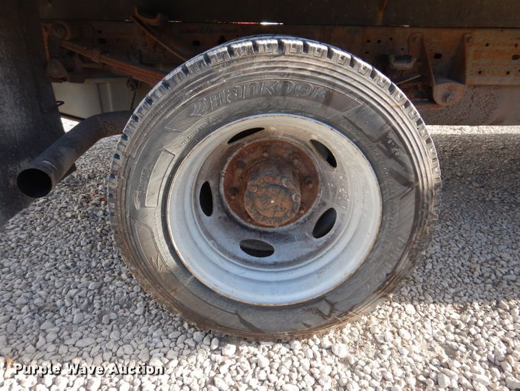 image for item KH9153 2003 Ford F550 Super Duty  Crew Cab flatbed truck