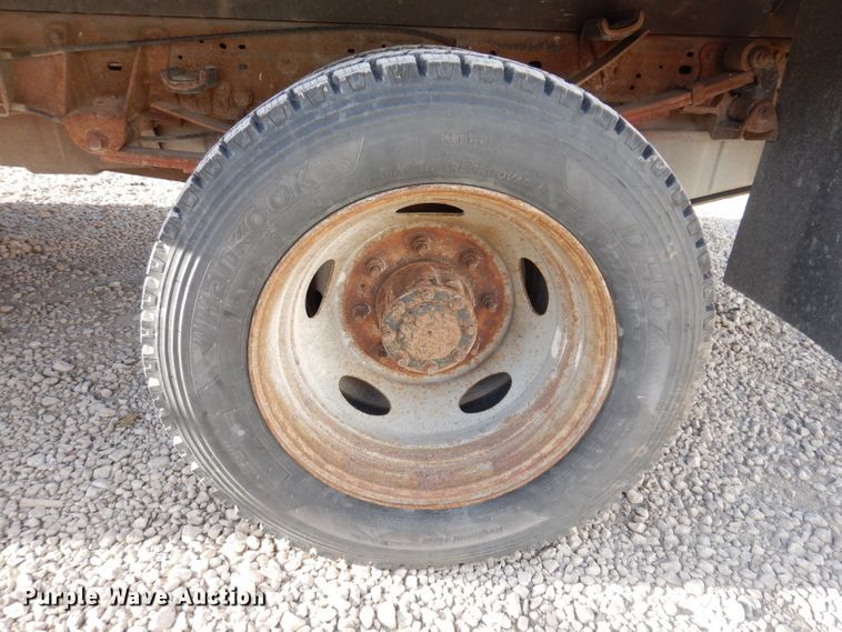 image for item KH9153 2003 Ford F550 Super Duty  Crew Cab flatbed truck