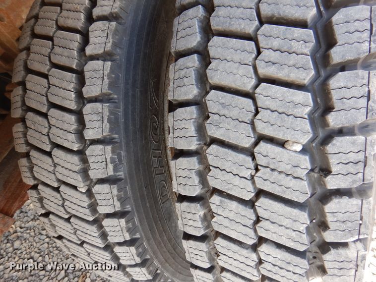 image for item KH9153 2003 Ford F550 Super Duty  Crew Cab flatbed truck