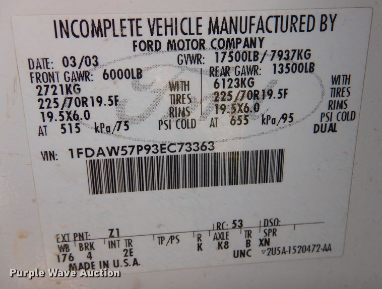 image for item KH9153 2003 Ford F550 Super Duty  Crew Cab flatbed truck