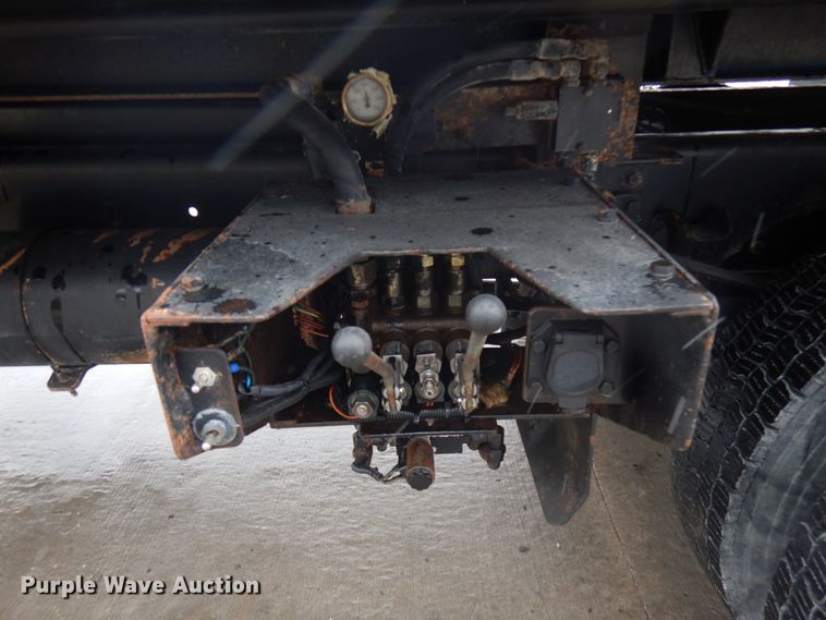 image for item KK9705 2007 Freightliner Business Class M2  rollback truck