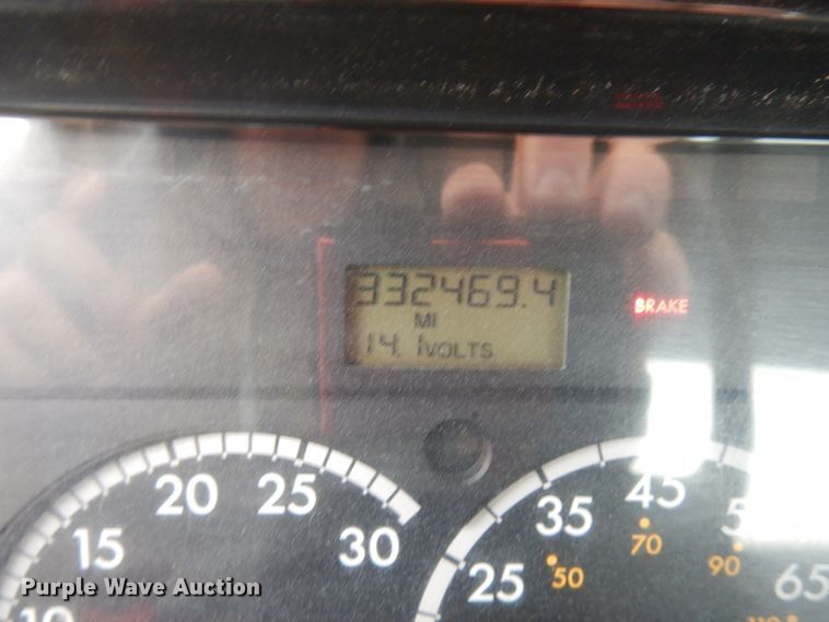 image for item KK9705 2007 Freightliner Business Class M2  rollback truck