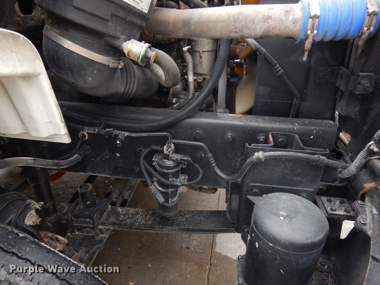 image for item KK9705 2007 Freightliner Business Class M2  rollback truck