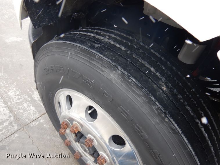 image for item KK9705 2007 Freightliner Business Class M2  rollback truck