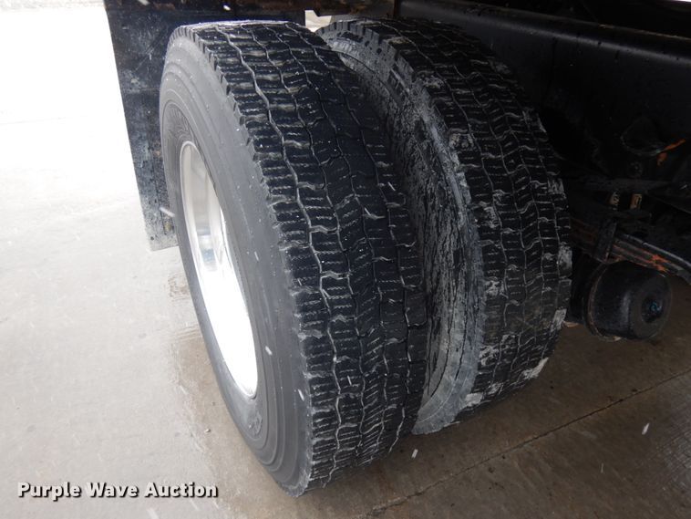 image for item KK9705 2007 Freightliner Business Class M2  rollback truck